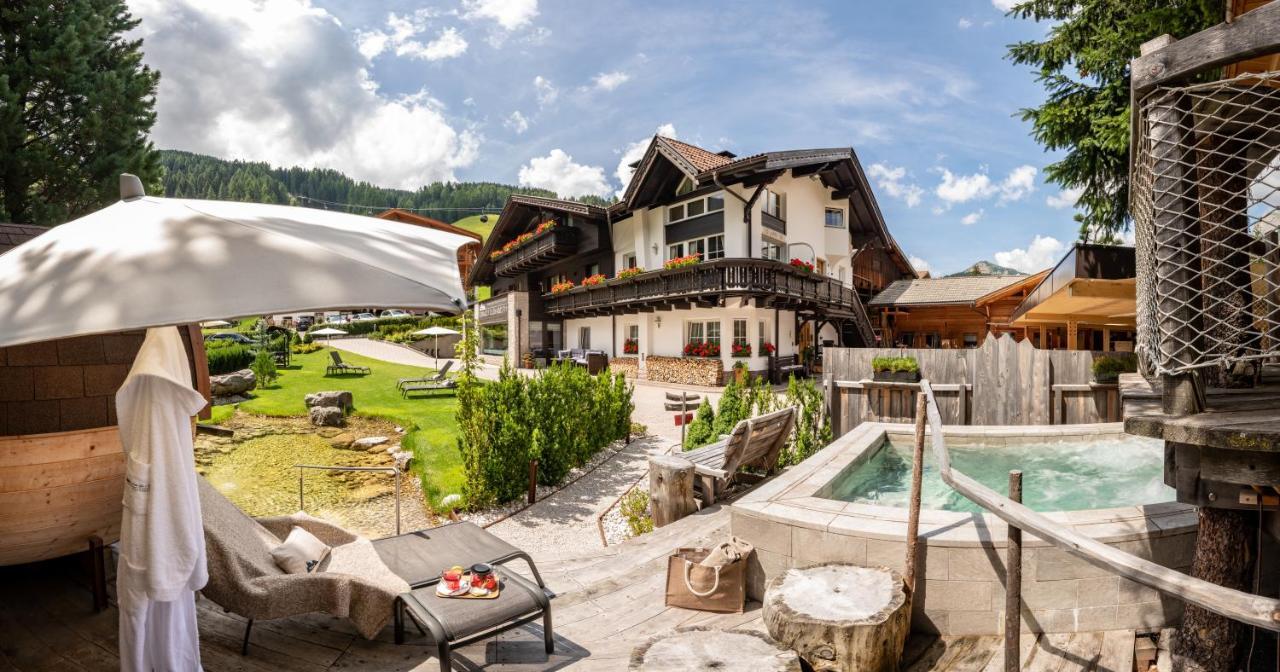 Chalet Elisabeth Dolomites Alpin & Charme Hotel Selva di Val Gardena Exterior foto